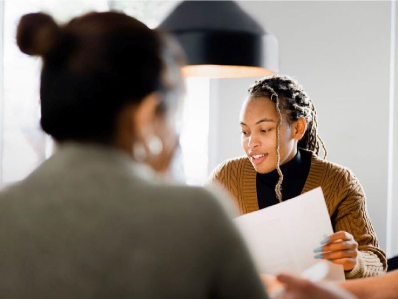 jeune femme noire entretien